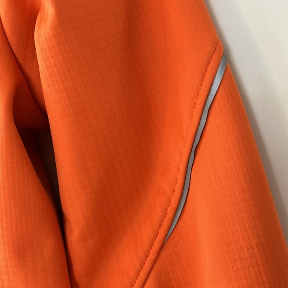 Baleaf Insulated Softshell Bike/Run Jacket w Reflectors, Zipper Pockets Size Lg - Picture 4 of 15
